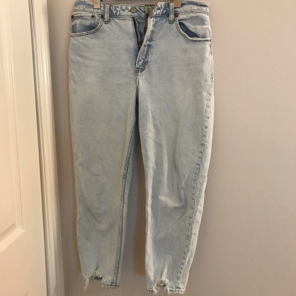 Abercrombie & Fitch Mom Jeans